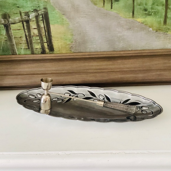 Lenox Silver Oval Tray Olive Branch W/ Scalloped Edge And Candle Snuffer Decor - Picture 12 of 12